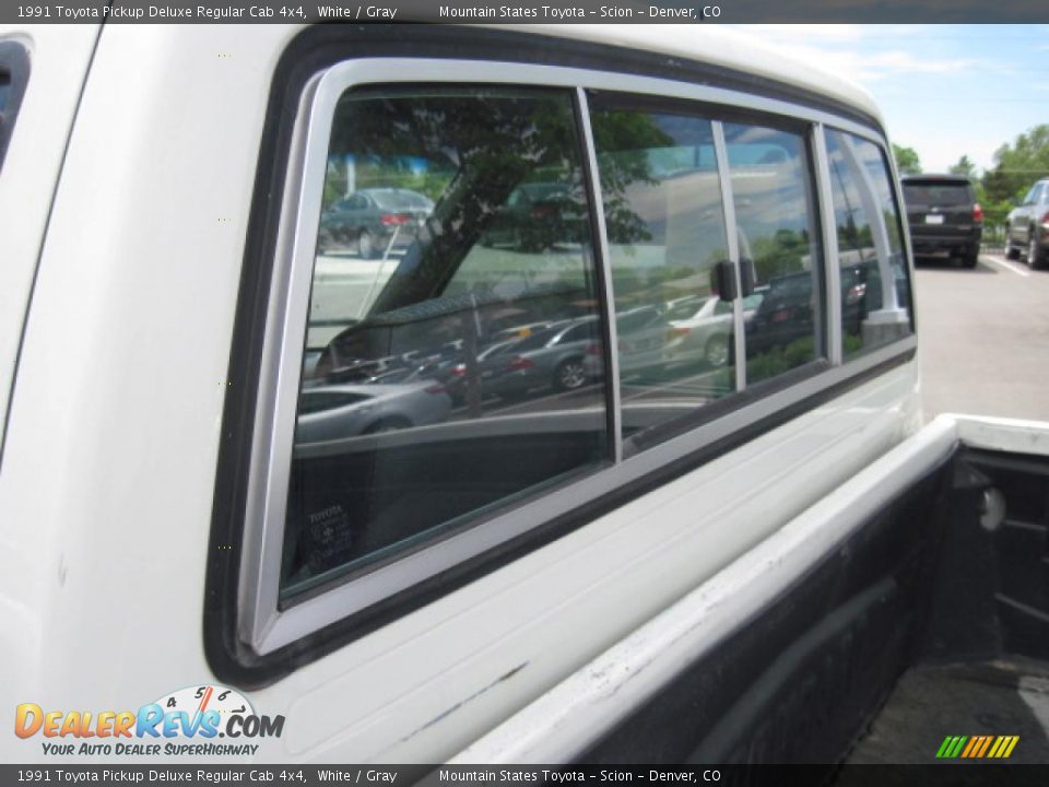 1991 Toyota Pickup Deluxe Regular Cab 4x4 White / Gray Photo #29