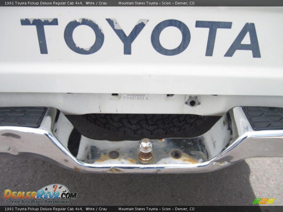 1991 Toyota Pickup Deluxe Regular Cab 4x4 White / Gray Photo #31