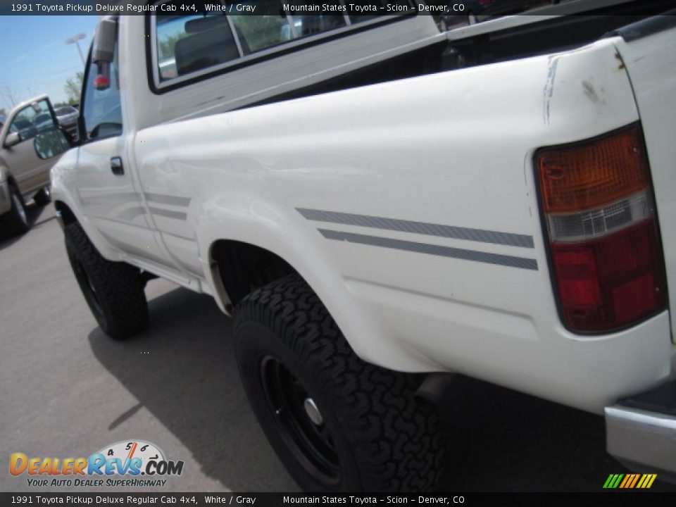 1991 Toyota Pickup Deluxe Regular Cab 4x4 White / Gray Photo #33