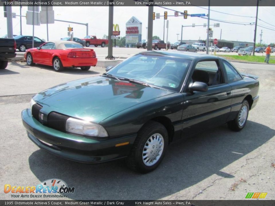 1995 Oldsmobile Achieva S Coupe Medium Green Metallic / Dark Gray Photo #5