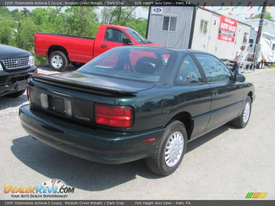 1995 Oldsmobile Achieva S Coupe Medium Green Metallic / Dark Gray Photo #11
