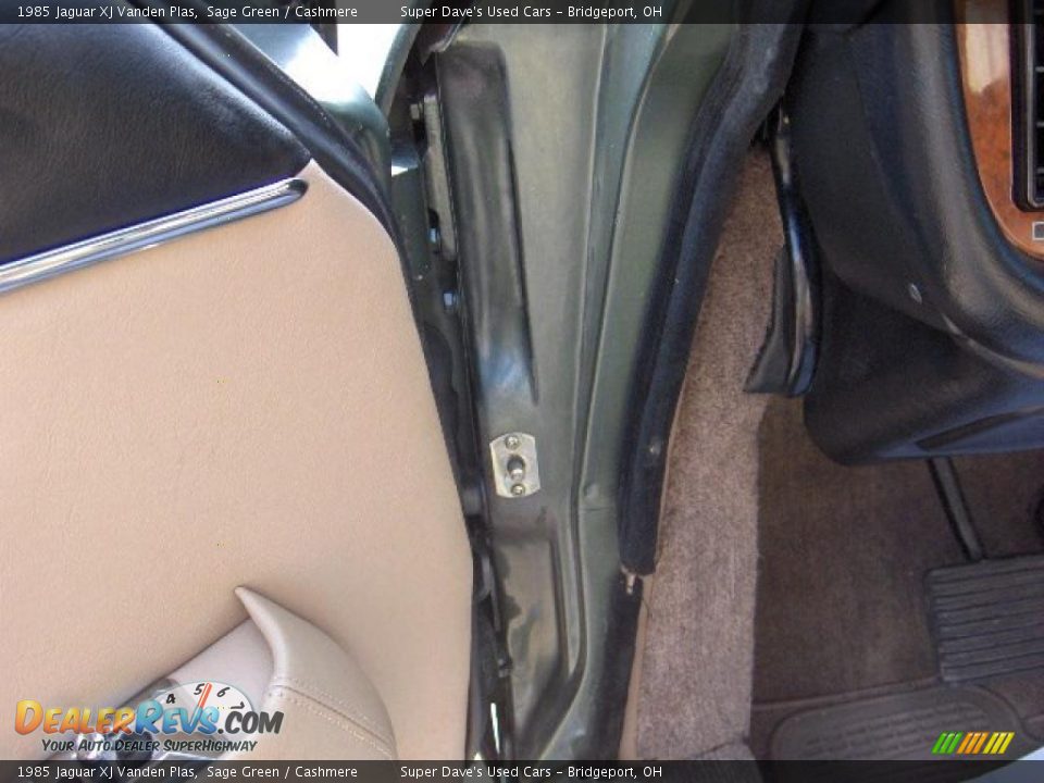 1985 Jaguar XJ Vanden Plas Sage Green / Cashmere Photo #16