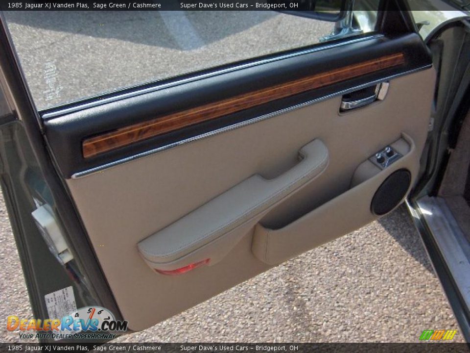 1985 Jaguar XJ Vanden Plas Sage Green / Cashmere Photo #17