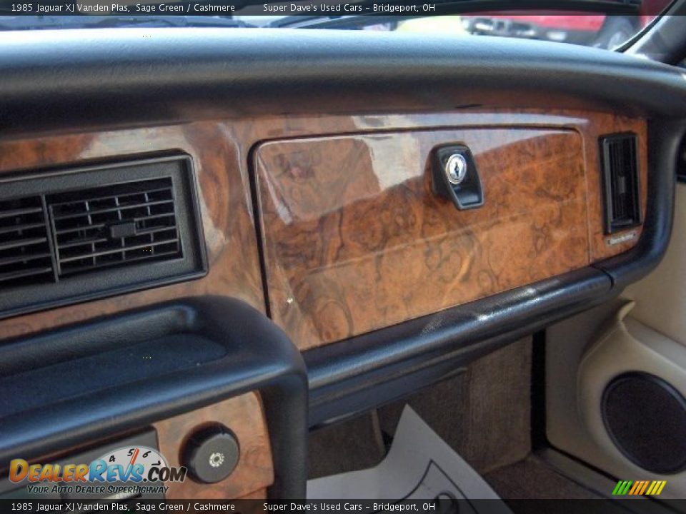 1985 Jaguar XJ Vanden Plas Sage Green / Cashmere Photo #20