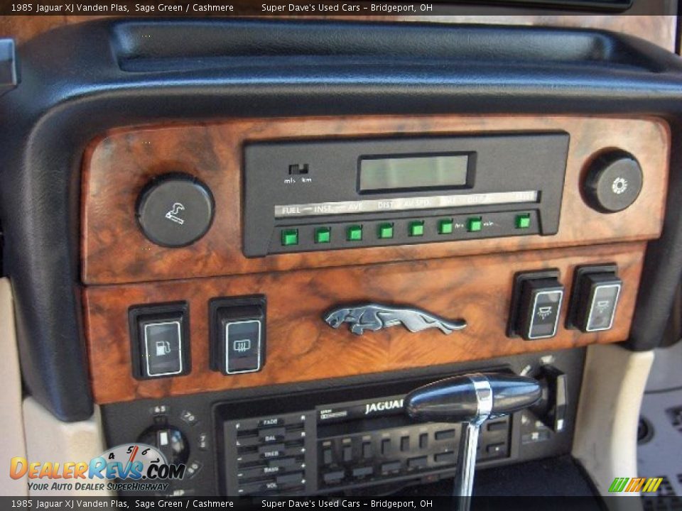 1985 Jaguar XJ Vanden Plas Sage Green / Cashmere Photo #21