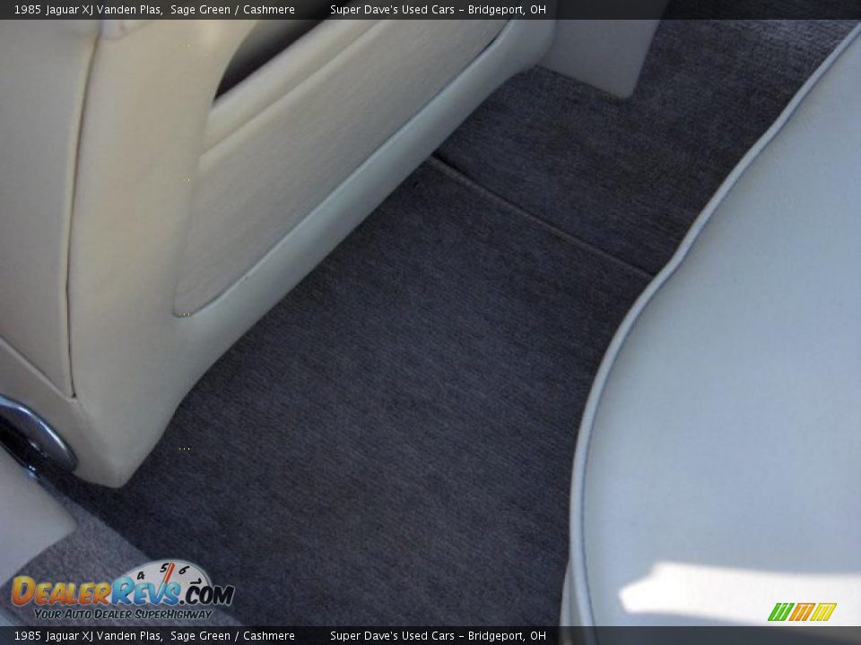 1985 Jaguar XJ Vanden Plas Sage Green / Cashmere Photo #23