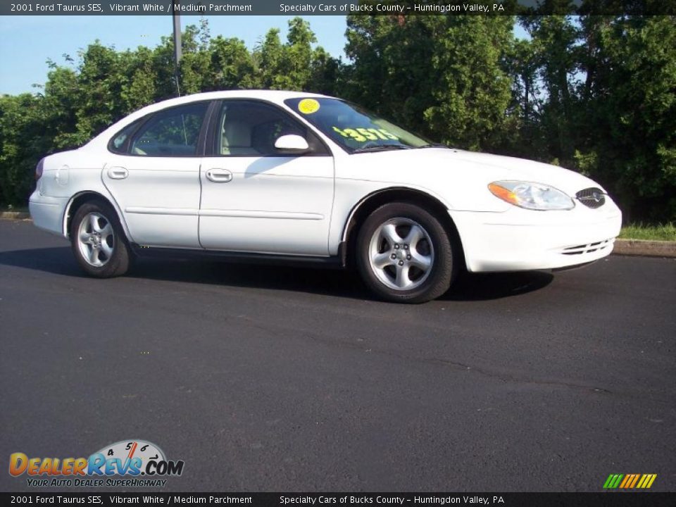 2001 Ford Taurus SES Vibrant White / Medium Parchment Photo #3