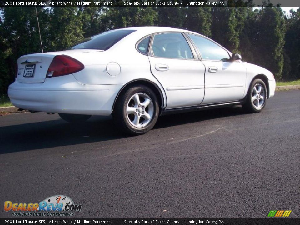 2001 Ford Taurus SES Vibrant White / Medium Parchment Photo #8
