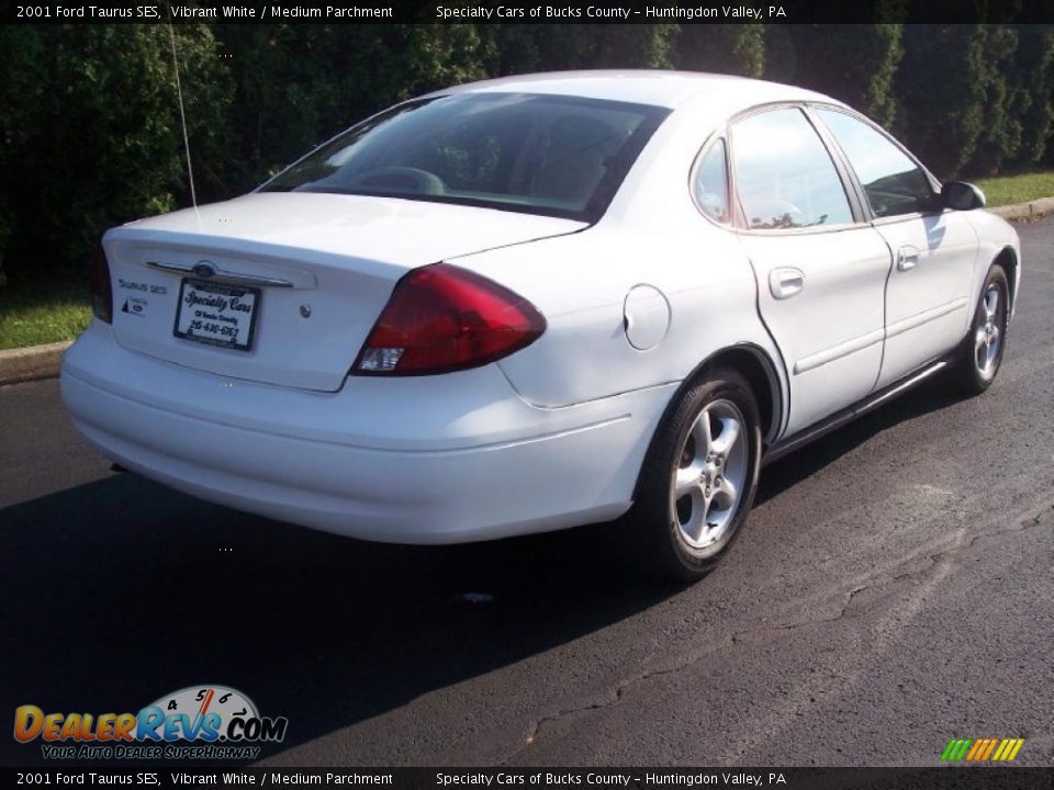 2001 Ford Taurus SES Vibrant White / Medium Parchment Photo #9