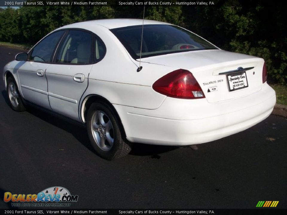 2001 Ford Taurus SES Vibrant White / Medium Parchment Photo #12