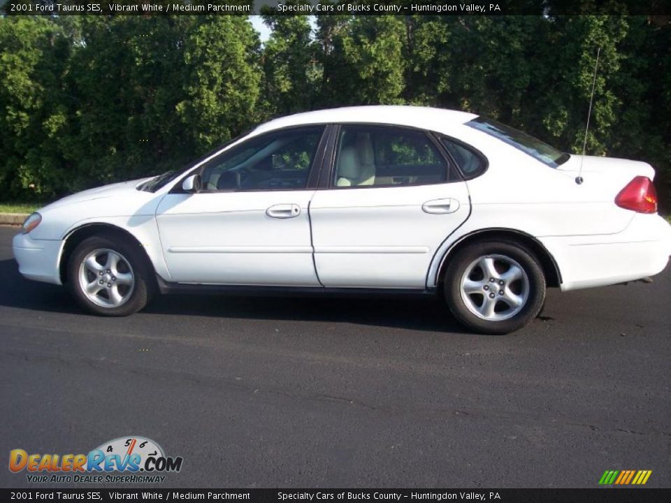 2001 Ford Taurus SES Vibrant White / Medium Parchment Photo #14