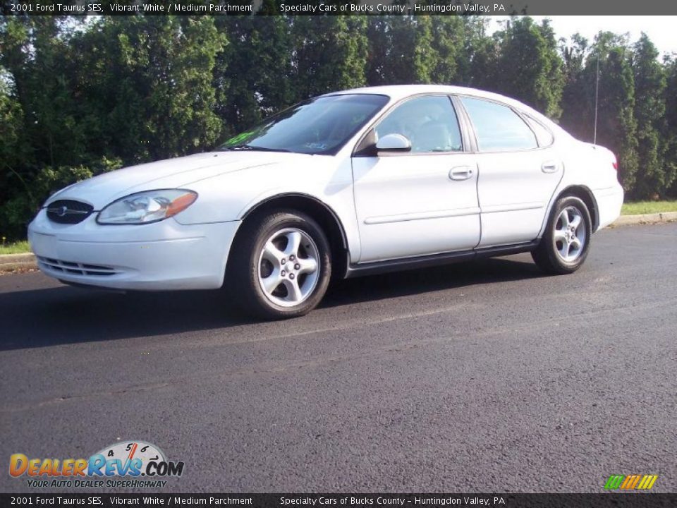 2001 Ford Taurus SES Vibrant White / Medium Parchment Photo #16