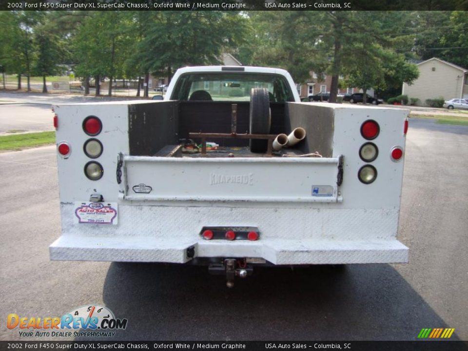 2002 Ford F450 Super Duty XL SuperCab Chassis Oxford White / Medium Graphite Photo #6