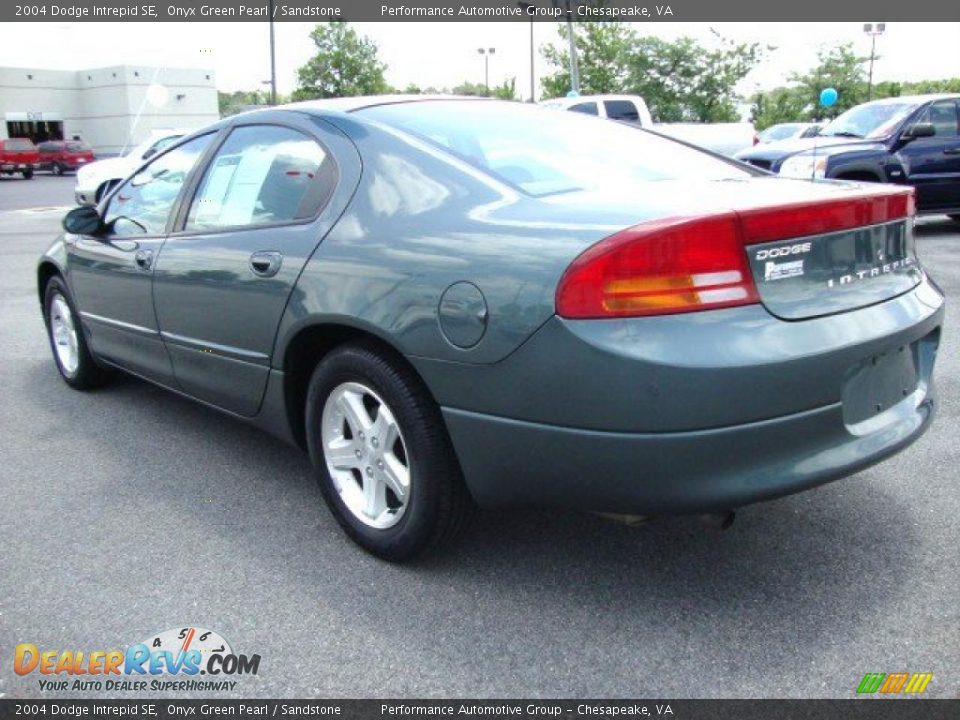 2004 Dodge Intrepid SE Onyx Green Pearl / Sandstone Photo #3