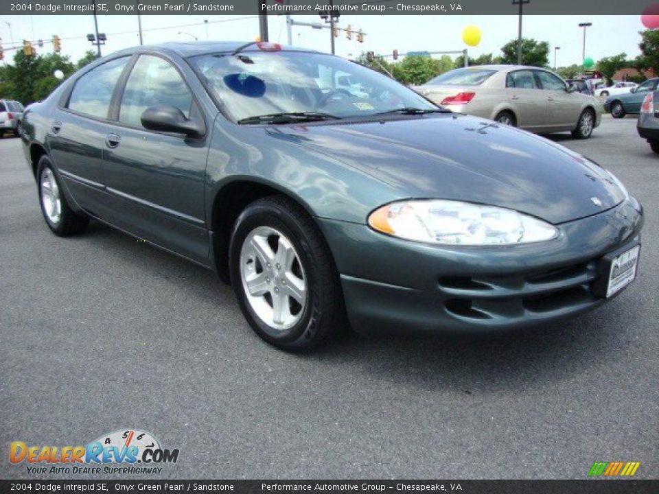 2004 Dodge Intrepid SE Onyx Green Pearl / Sandstone Photo #7