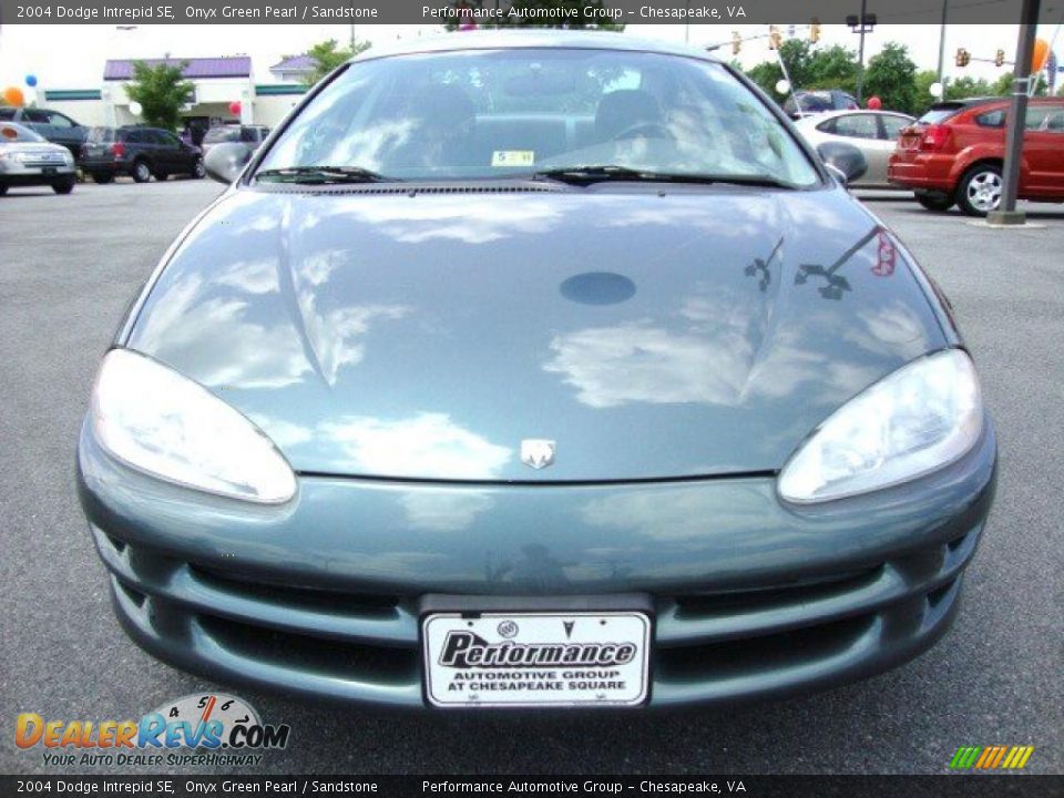 2004 Dodge Intrepid SE Onyx Green Pearl / Sandstone Photo #9