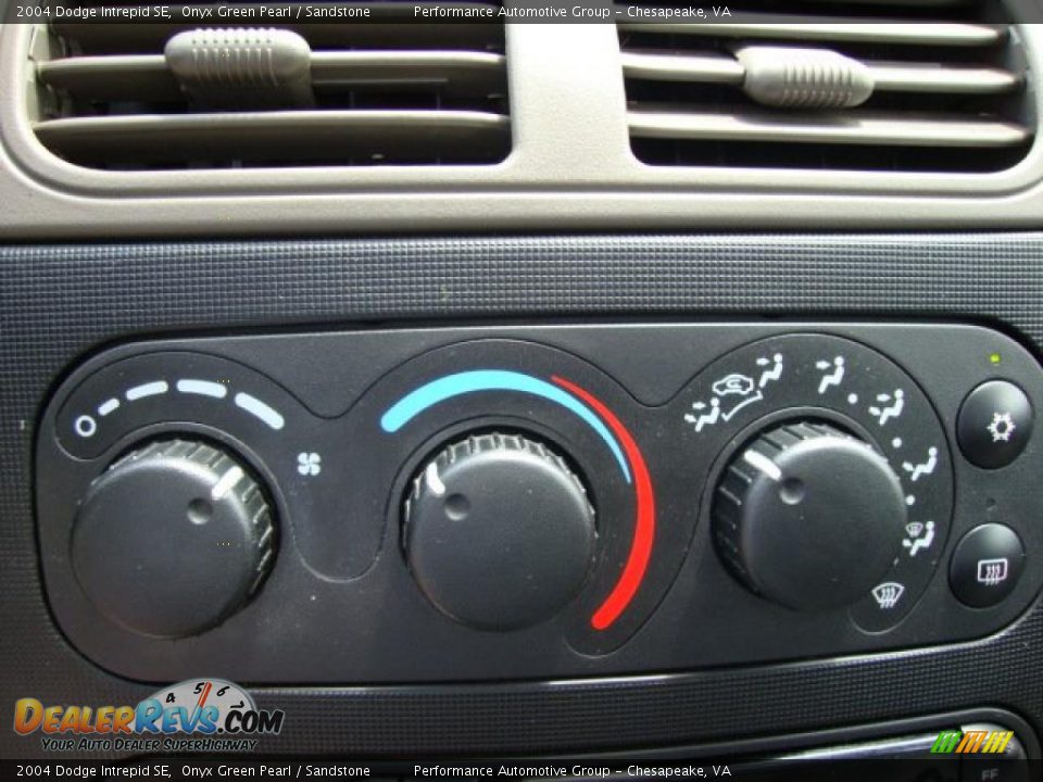 2004 Dodge Intrepid SE Onyx Green Pearl / Sandstone Photo #15