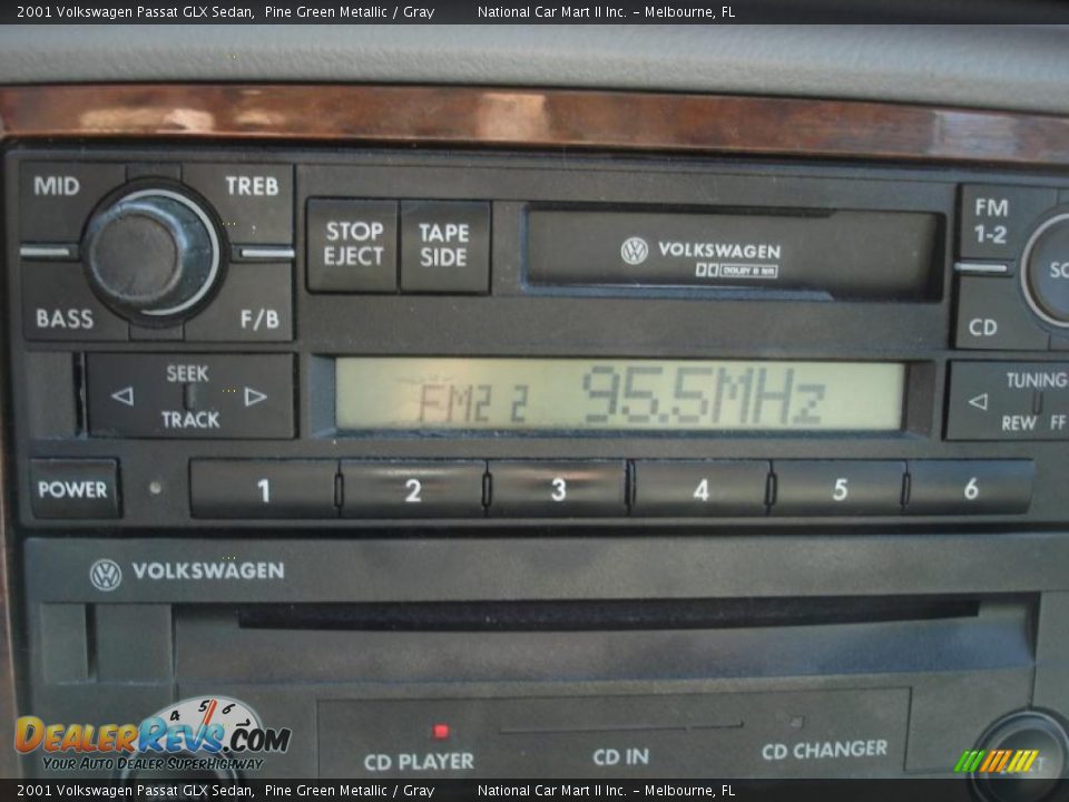 2001 Volkswagen Passat GLX Sedan Pine Green Metallic / Gray Photo #17
