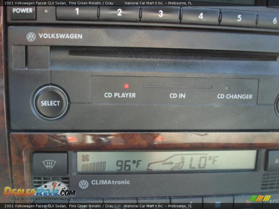 2001 Volkswagen Passat GLX Sedan Pine Green Metallic / Gray Photo #18