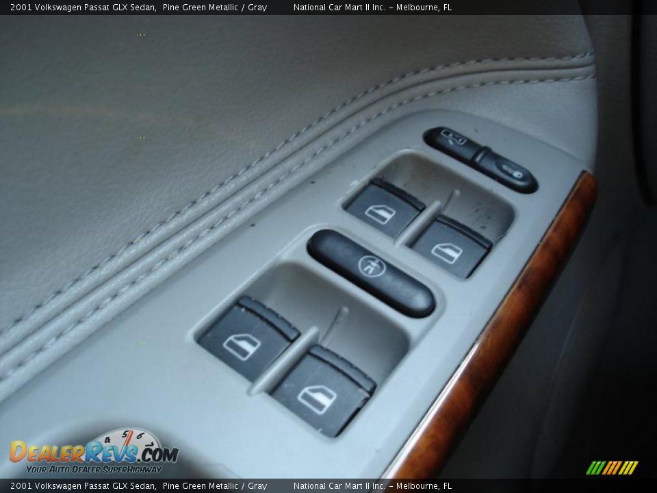 2001 Volkswagen Passat GLX Sedan Pine Green Metallic / Gray Photo #24