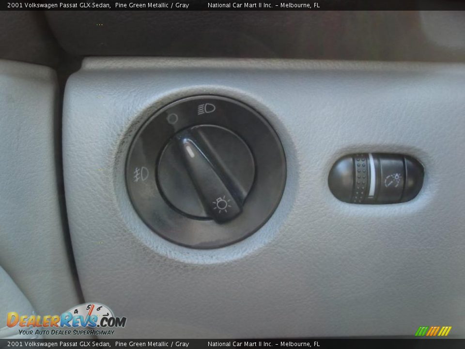 2001 Volkswagen Passat GLX Sedan Pine Green Metallic / Gray Photo #26