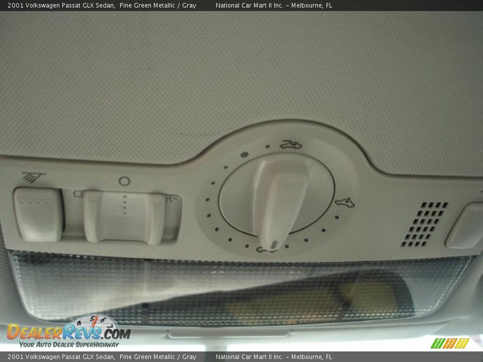 2001 Volkswagen Passat GLX Sedan Pine Green Metallic / Gray Photo #29
