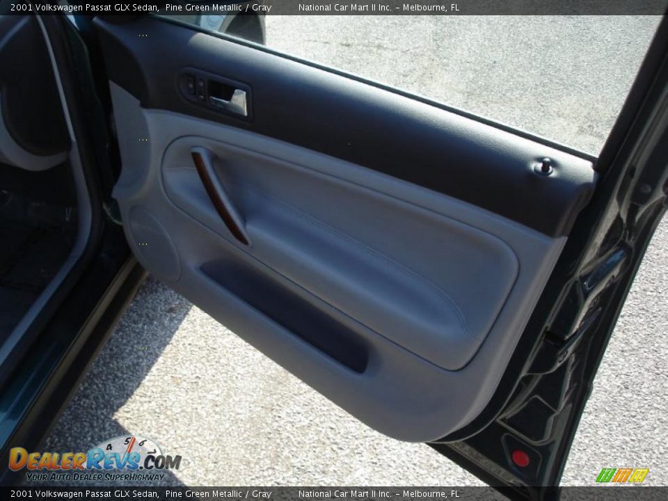 2001 Volkswagen Passat GLX Sedan Pine Green Metallic / Gray Photo #34