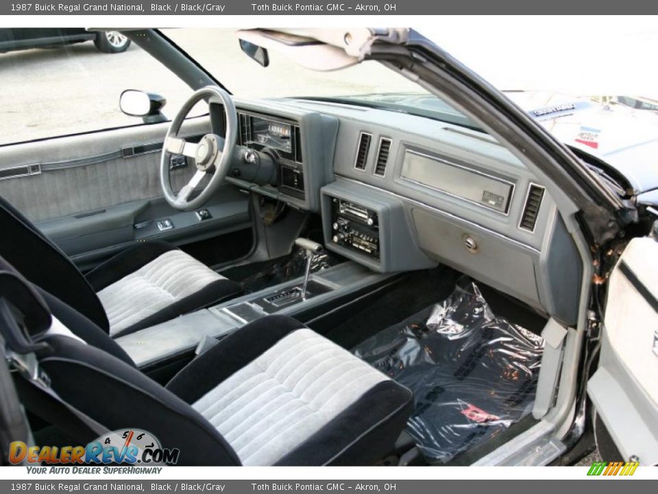 1987 Buick Regal Grand National Black / Black/Gray Photo #17