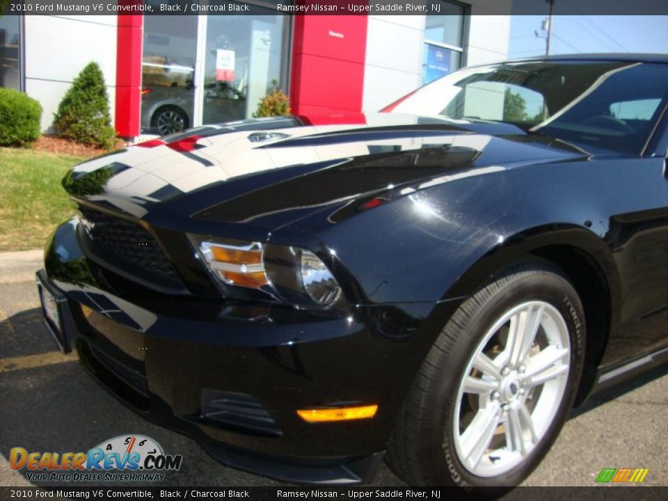 2010 Ford Mustang V6 Convertible Black / Charcoal Black Photo #30