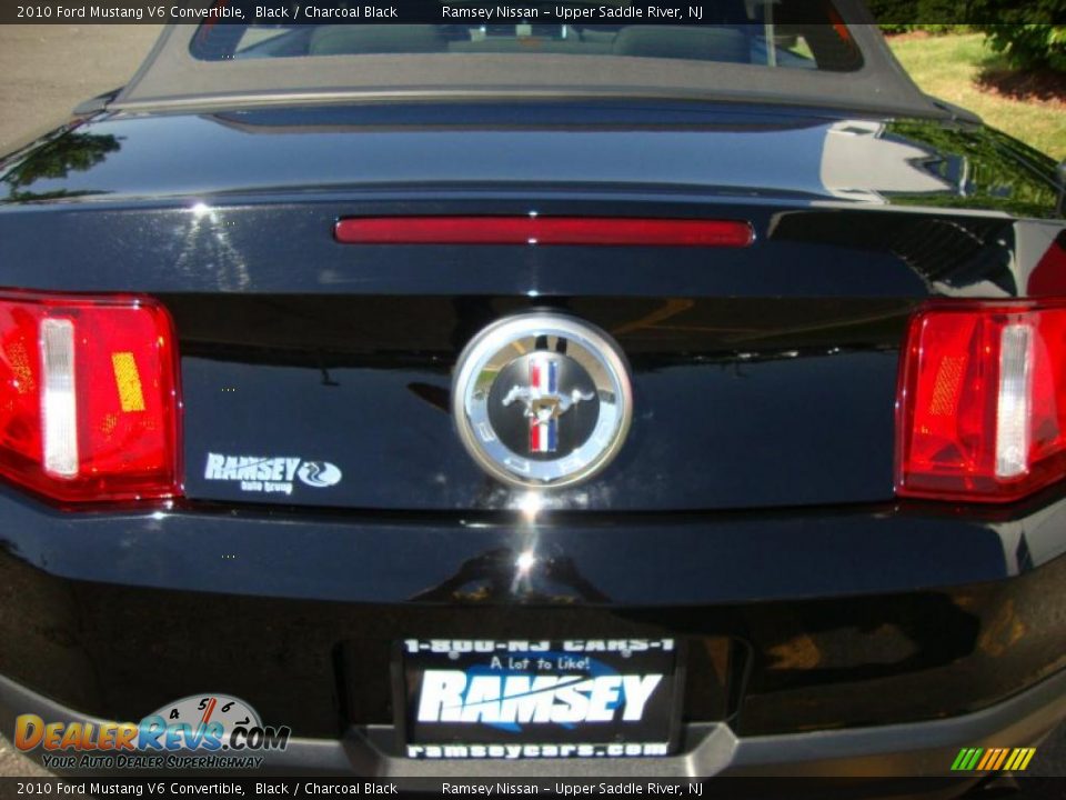 2010 Ford Mustang V6 Convertible Black / Charcoal Black Photo #33