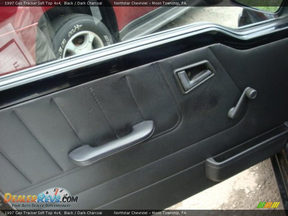 Door Panel of 1997 Geo Tracker Soft Top 4x4 Photo #10