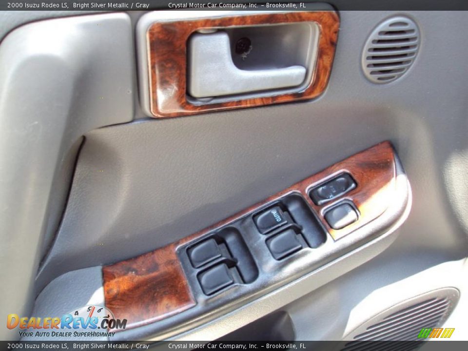 2000 Isuzu Rodeo LS Bright Silver Metallic / Gray Photo #18