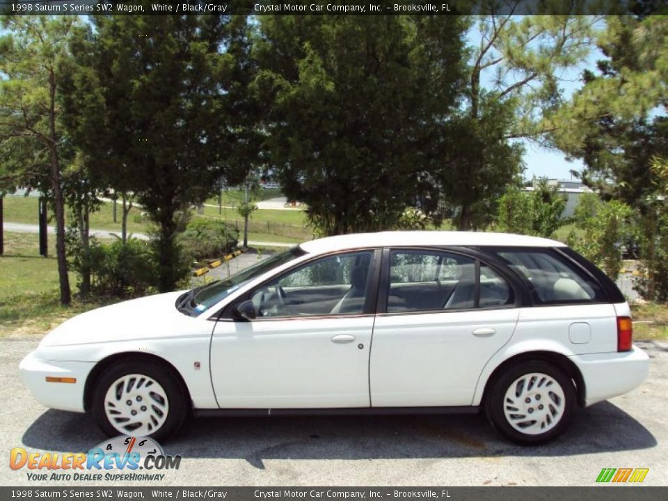 1998 Saturn S Series SW2 Wagon White / Black/Gray Photo #2