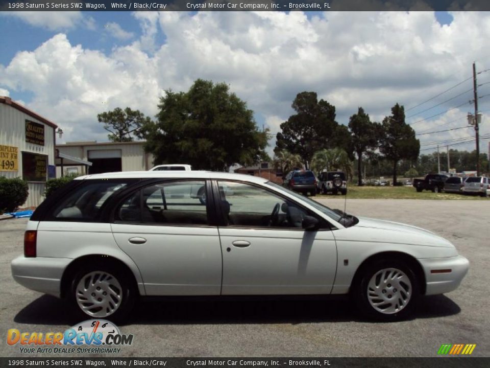 1998 Saturn S Series SW2 Wagon White / Black/Gray Photo #9