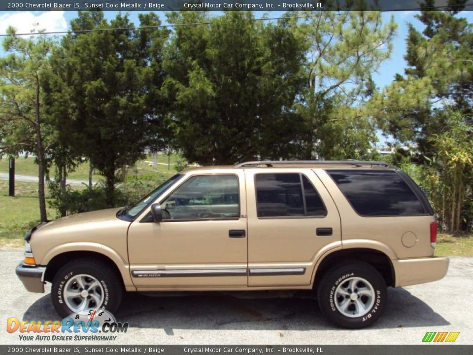 2000 Chevrolet Blazer LS Sunset Gold Metallic / Beige Photo #2