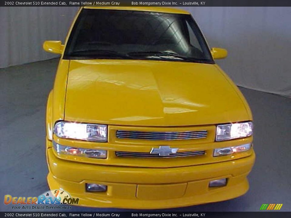 2002 Chevrolet S10 Extended Cab Flame Yellow / Medium Gray Photo #2