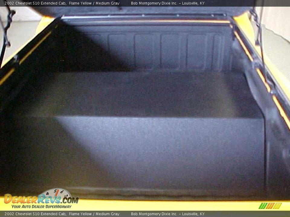 2002 Chevrolet S10 Extended Cab Flame Yellow / Medium Gray Photo #18