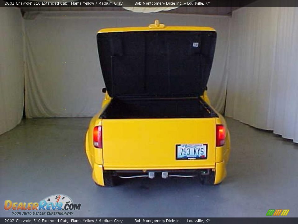 2002 Chevrolet S10 Extended Cab Flame Yellow / Medium Gray Photo #20