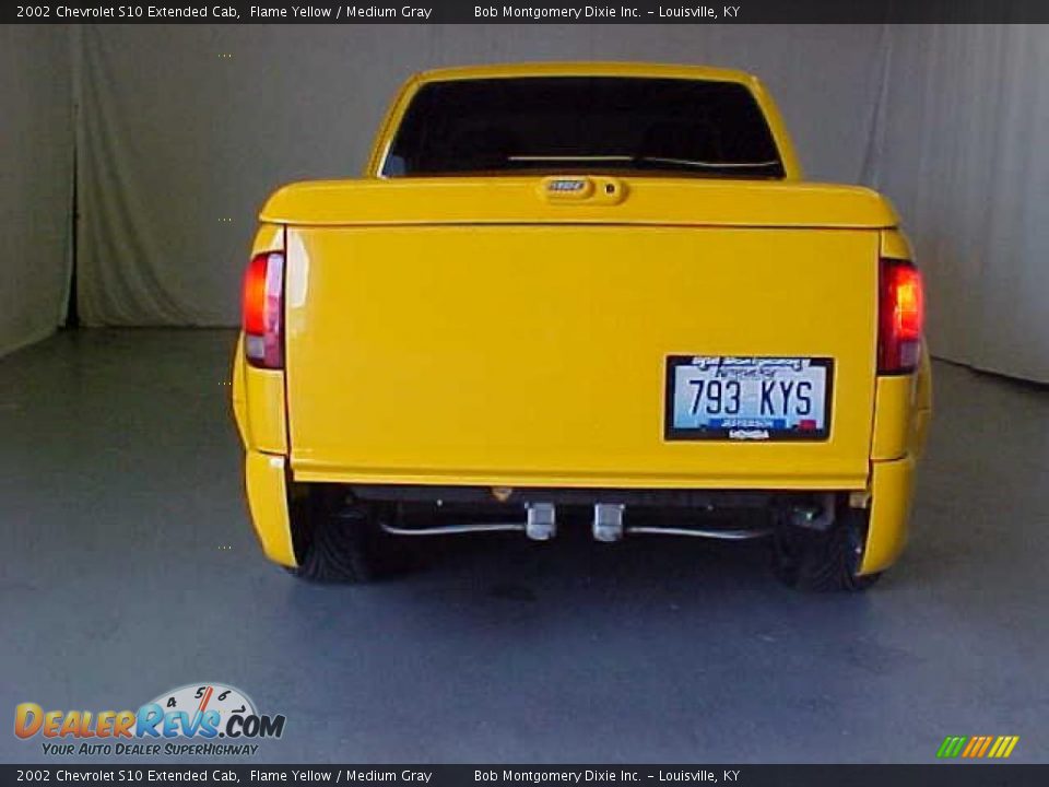 2002 Chevrolet S10 Extended Cab Flame Yellow / Medium Gray Photo #21