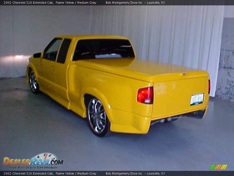 2002 Chevrolet S10 Extended Cab Flame Yellow / Medium Gray Photo #22