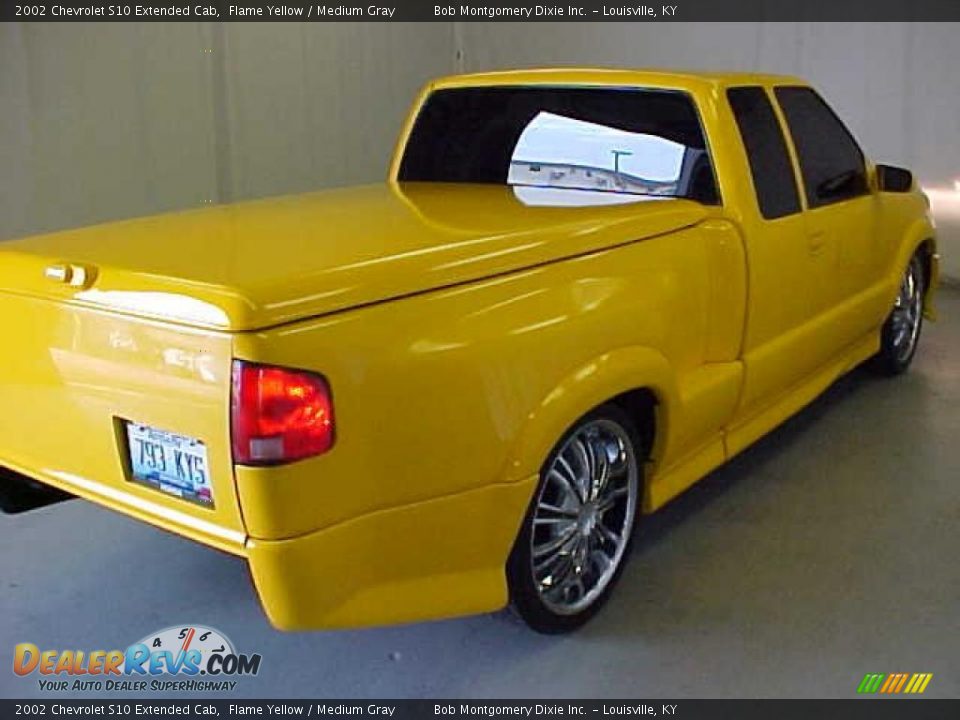 2002 Chevrolet S10 Extended Cab Flame Yellow / Medium Gray Photo #23