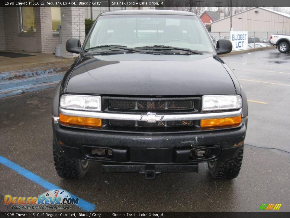 1998 Chevrolet S10 LS Regular Cab 4x4 Black / Gray Photo #4