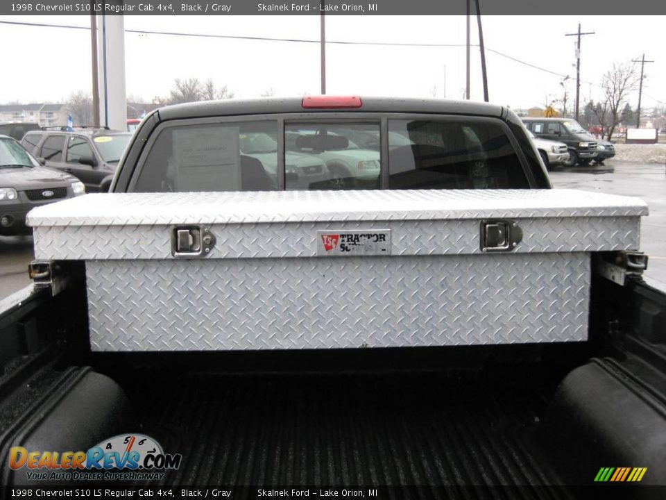 1998 Chevrolet S10 LS Regular Cab 4x4 Black / Gray Photo #6