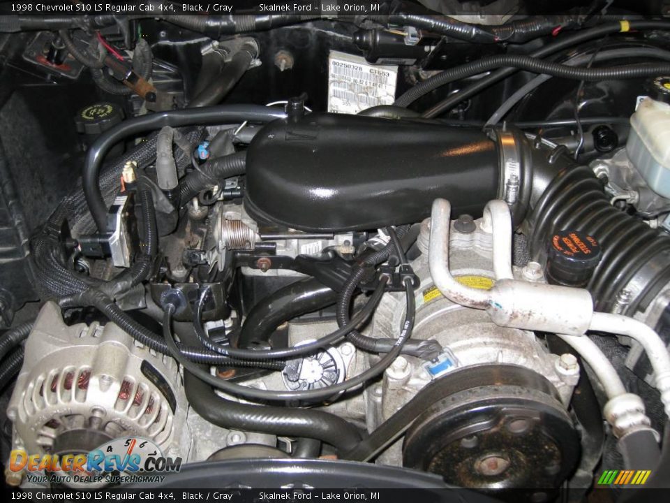 1998 Chevrolet S10 LS Regular Cab 4x4 Black / Gray Photo #10