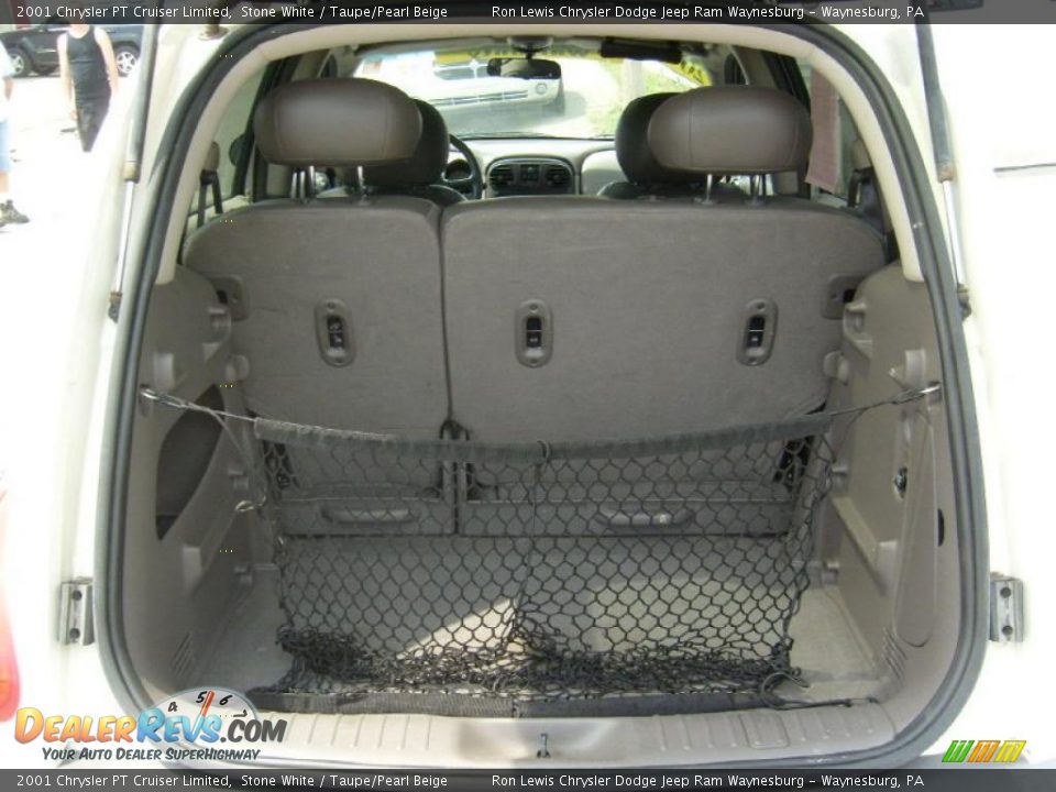 2001 Chrysler PT Cruiser Limited Stone White / Taupe/Pearl Beige Photo #17