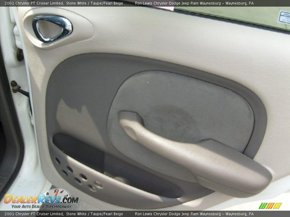 2001 Chrysler PT Cruiser Limited Stone White / Taupe/Pearl Beige Photo #19