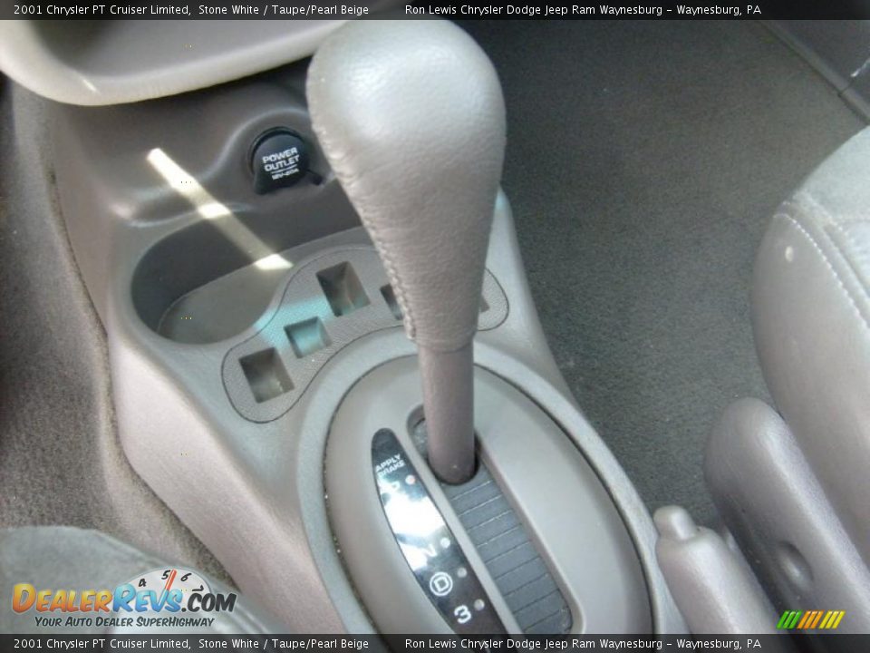 2001 Chrysler PT Cruiser Limited Stone White / Taupe/Pearl Beige Photo #23