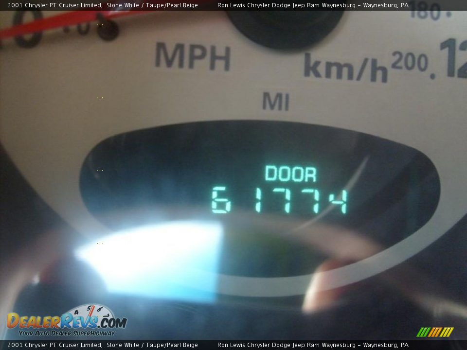 2001 Chrysler PT Cruiser Limited Stone White / Taupe/Pearl Beige Photo #25