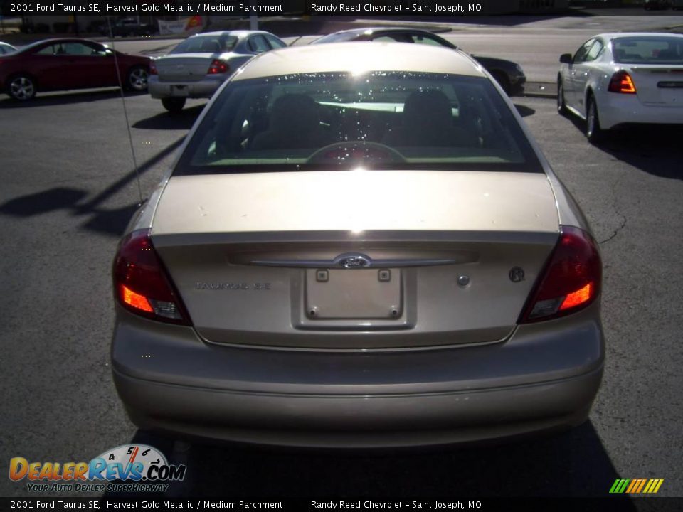 2001 Ford Taurus SE Harvest Gold Metallic / Medium Parchment Photo #4