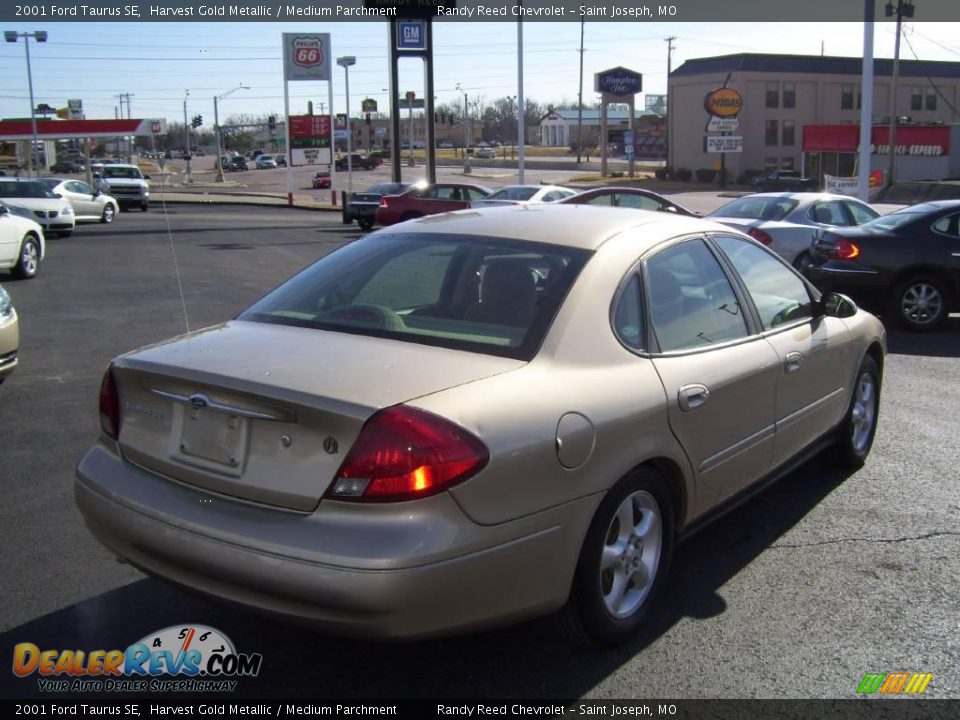 2001 Ford Taurus SE Harvest Gold Metallic / Medium Parchment Photo #5